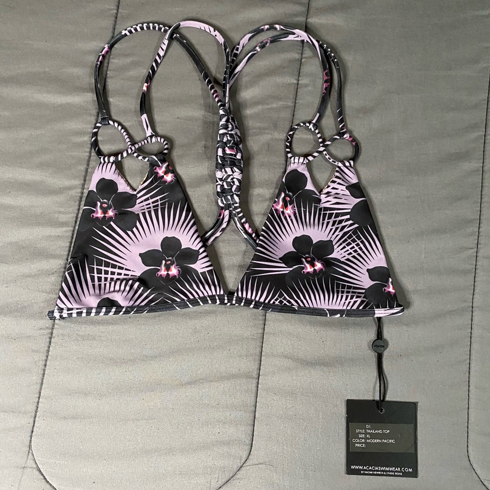 Acacia Thailand top in modern pacific size xl